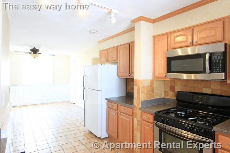 4 bed, 1 bath apartment for rent at 99 Electric Ave Unit 2, Davis Square — photo 8 of 32