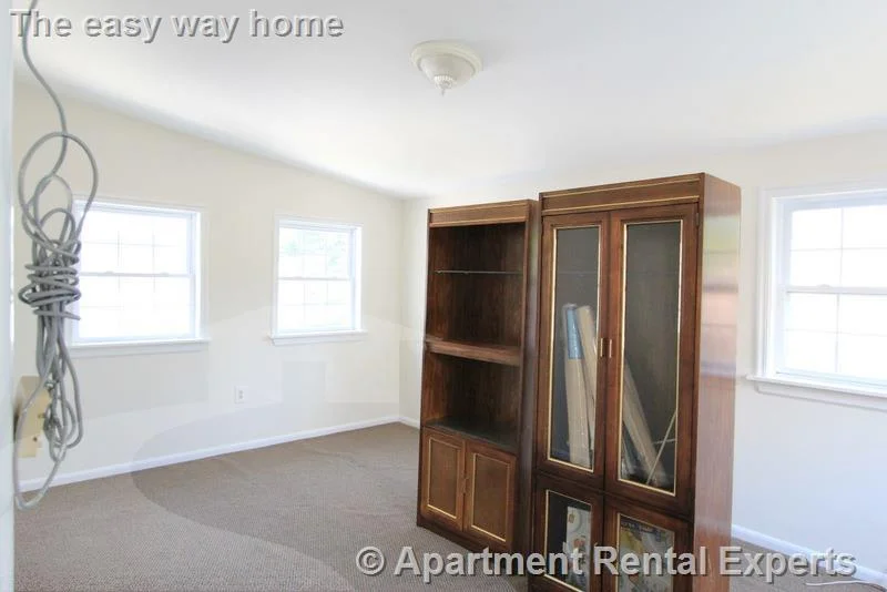 4 bed, 1 bath apartment for rent at 99 Electric Ave Unit 2, Davis Square — photo 9 of 32