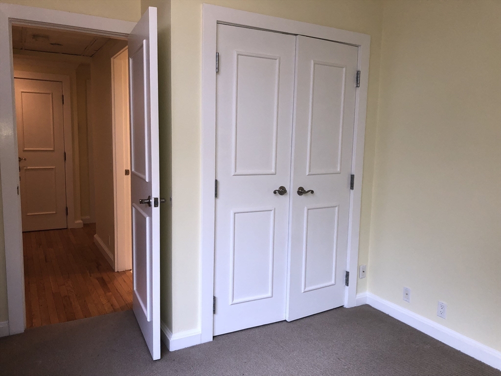 2 bed, 2 bath apartment for rent at 99 Florence Unit 10-1D, Newton — photo 14 of 28