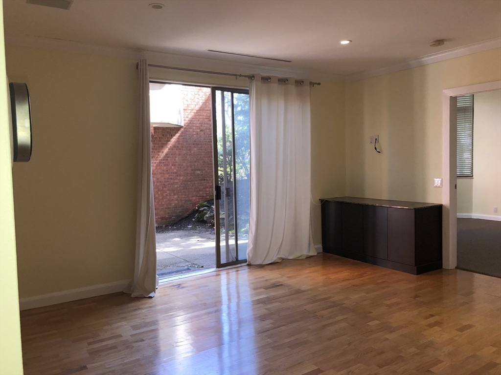 2 bed, 2 bath apartment for rent at 99 Florence Unit 10-1D, Newton — photo 4 of 28