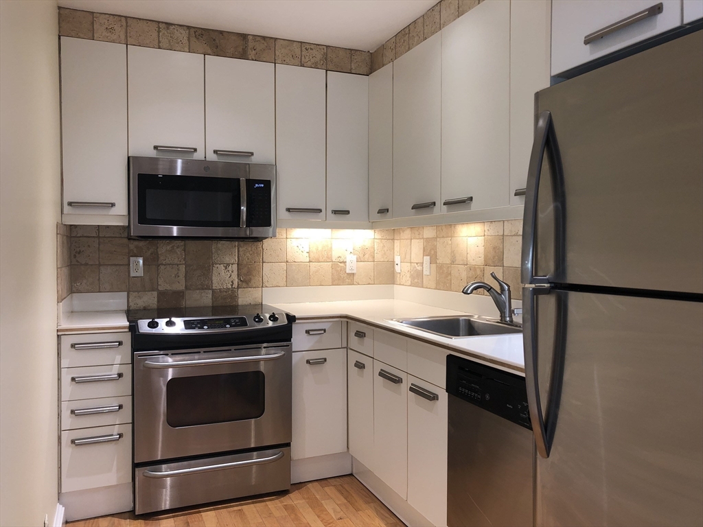 2 bed, 2 bath apartment for rent at 99 Florence Unit 1D bldg 10, Newton — photo 8 of 28