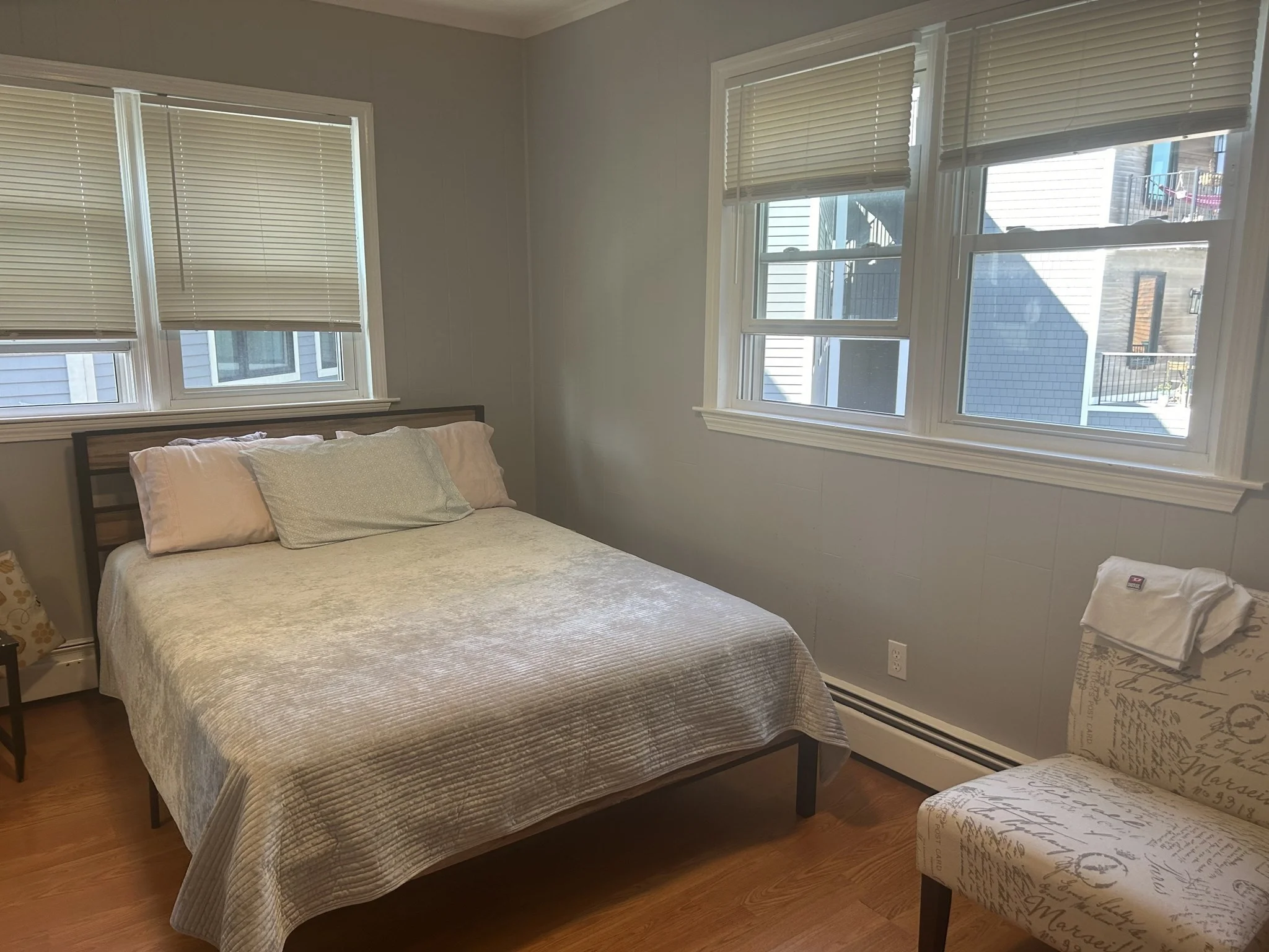 4 bed, 2 bath apartment for rent at 99 Franklin St Unit 2, East Somerville — photo 7 of 11