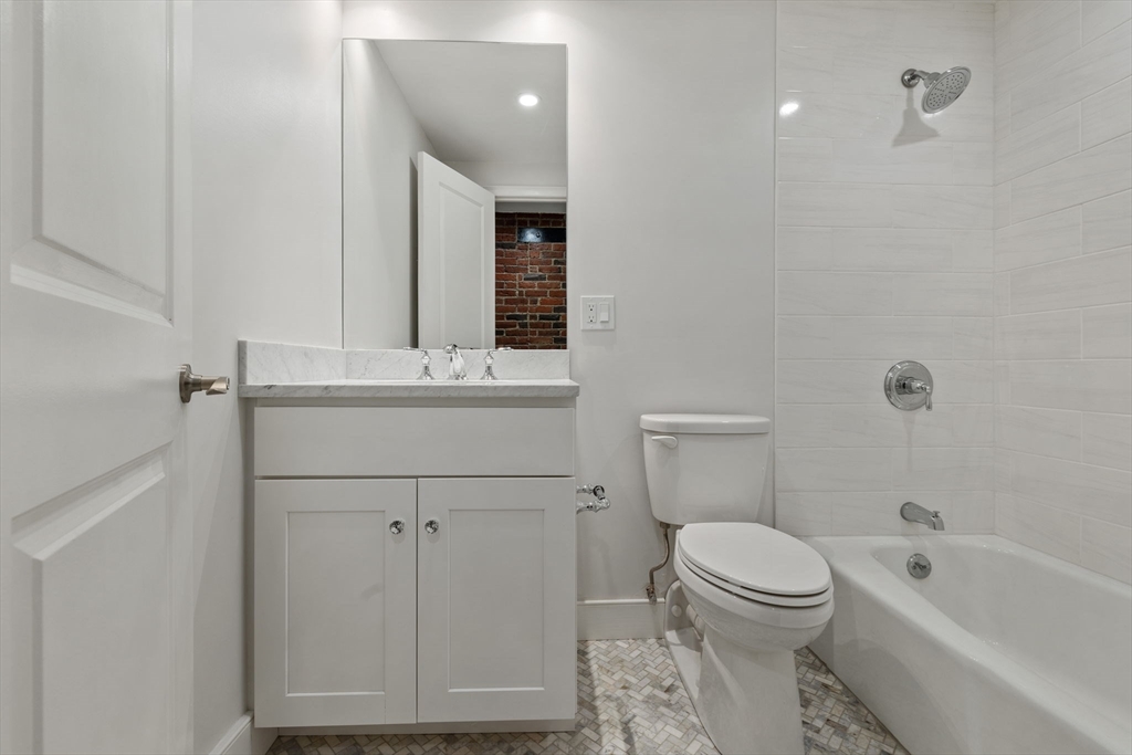 2 bed, 2 bath apartment for rent at 99 Fulton St Unit 4-4, North End — photo 17 of 20