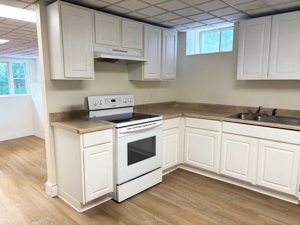 2 bed, 1 bath apartment for rent at 99 Garfield Ave Unit B, Woburn — photo 5 of 13