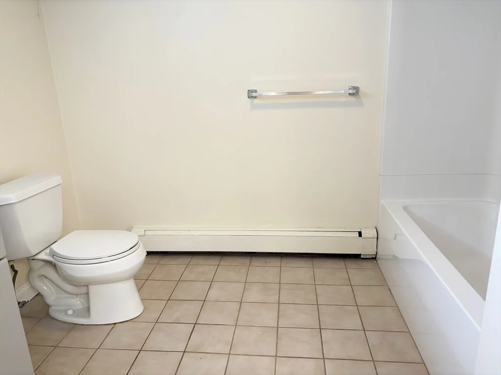 2 bed, 1 bath apartment for rent at 99 Garfield Ave Unit B, Woburn — photo 9 of 13