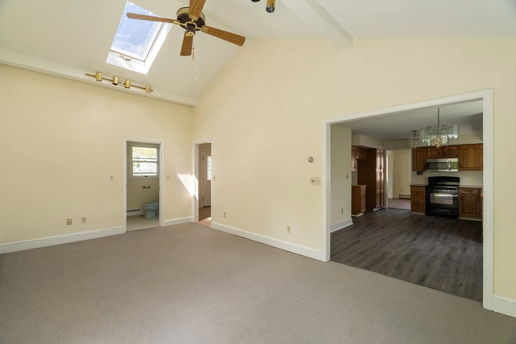 4 bed, 1 bath apartment for rent at 99 Garfield Ave Unit Main House, Woburn — photo 13 of 23