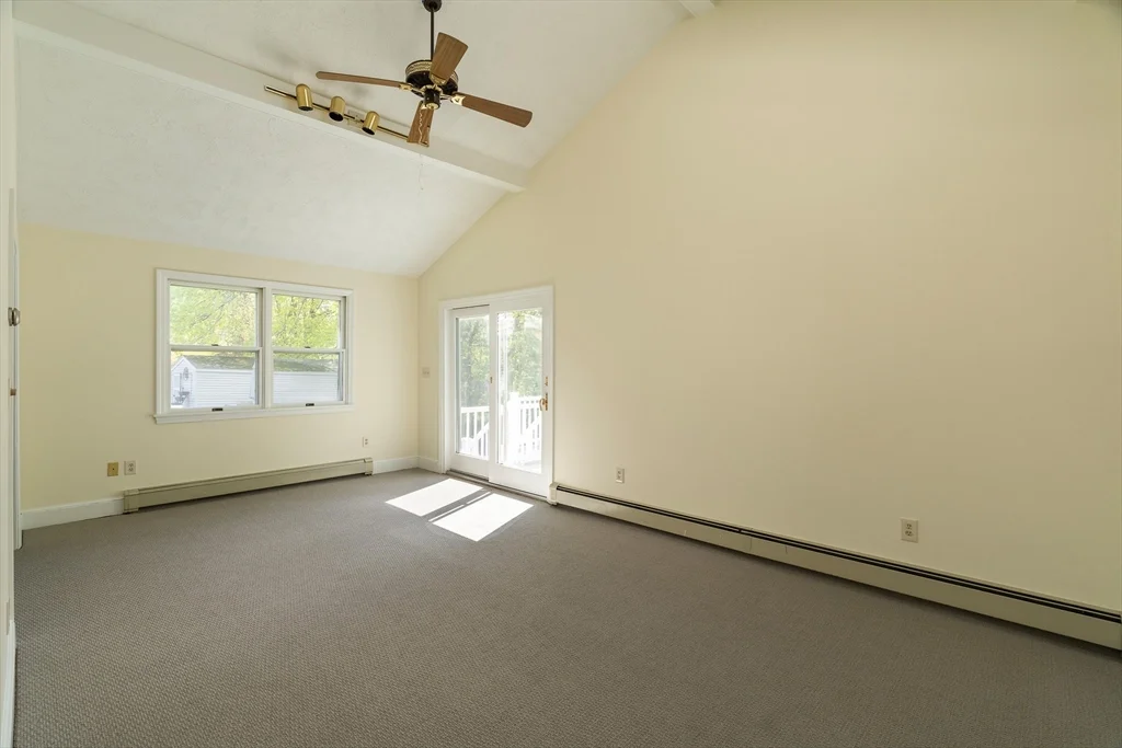 4 bed, 1 bath apartment for rent at 99 Garfield Ave Unit Main House, Woburn — photo 14 of 23