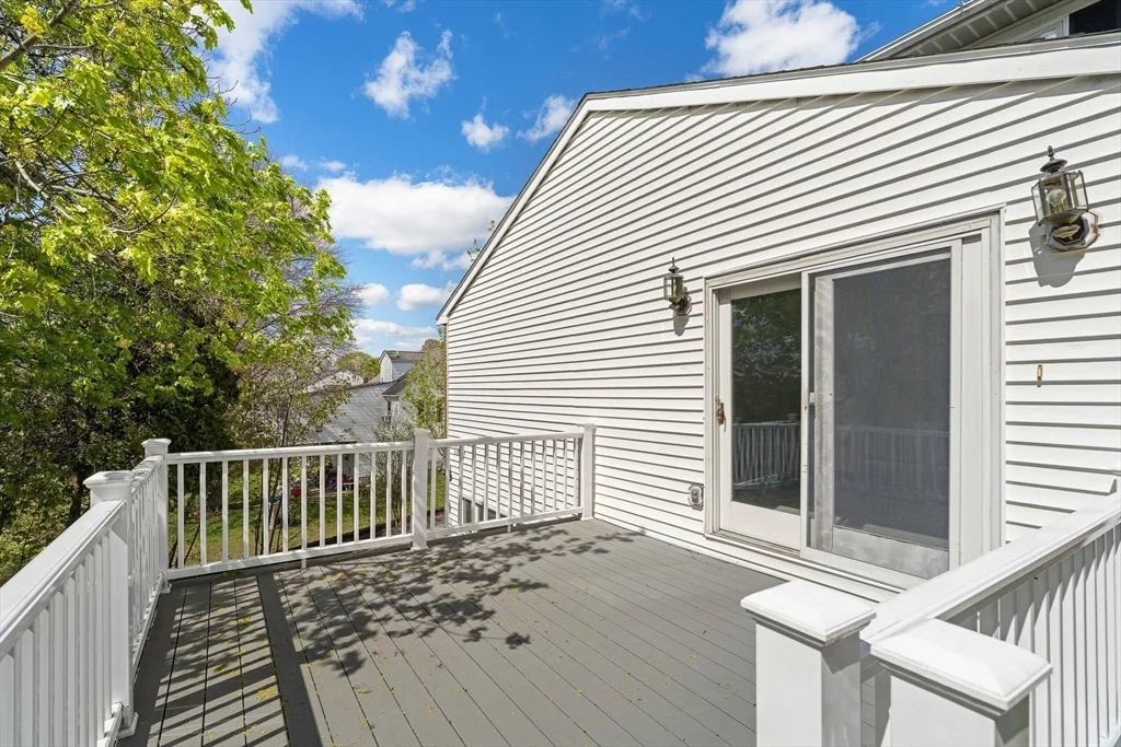 4 bed, 1 bath apartment for rent at 99 Garfield Ave Unit Main House, Woburn — photo 1 of 23