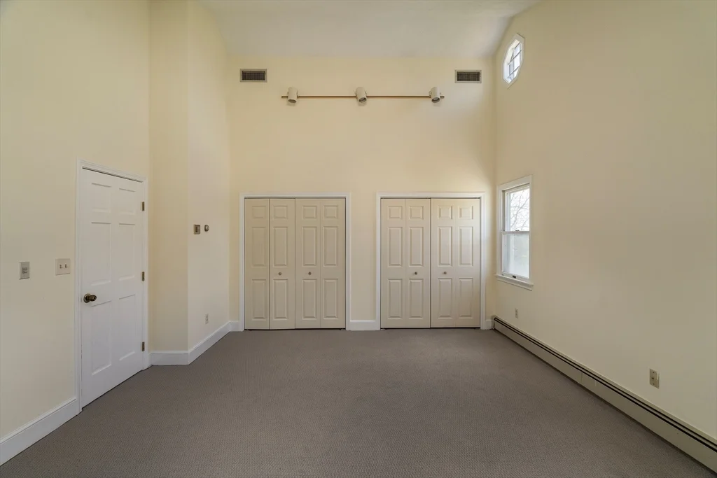 4 bed, 1 bath apartment for rent at 99 Garfield Ave Unit Main House, Woburn — photo 18 of 23