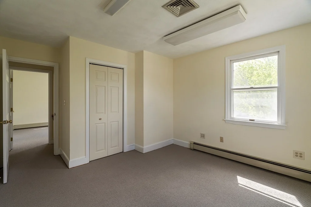 4 bed, 1 bath apartment for rent at 99 Garfield Ave Unit Main House, Woburn — photo 23 of 23