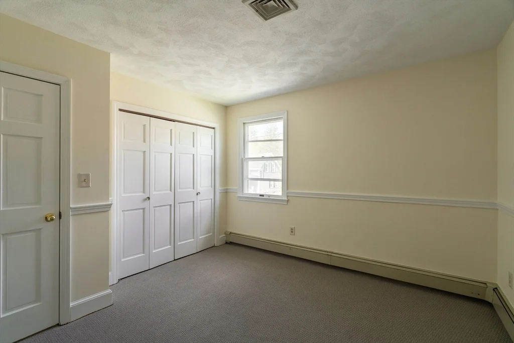 4 bed, 1 bath apartment for rent at 99 Garfield Ave Unit Main House, Woburn — photo 21 of 23