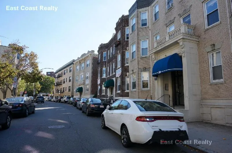 Studio bed, 1 bath apartment for rent at 99 Gordon St Unit 5, Brighton — photo 11 of 11