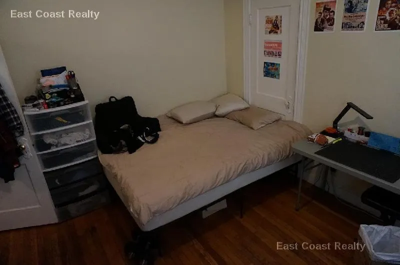 Studio bed, 1 bath apartment for rent at 99 Gordon St Unit 5, Brighton — photo 2 of 11