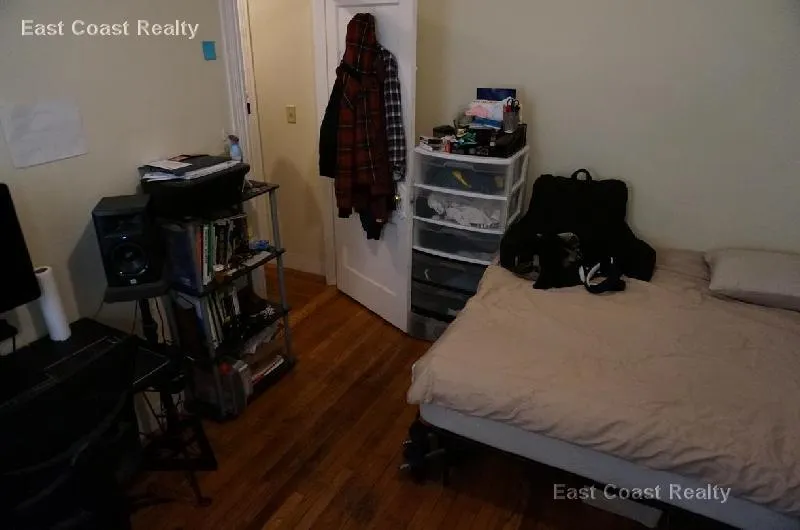 Studio bed, 1 bath apartment for rent at 99 Gordon St Unit 5, Brighton — photo 4 of 11