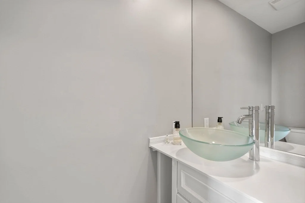 2 bed, 1.5 bath apartment for rent at 99 Gove St Unit 11-, East Boston — photo 10 of 21