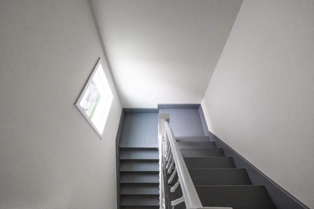 3 bed, 1 bath apartment for rent at 99 June St Unit 2, Worcester — photo 3 of 17
