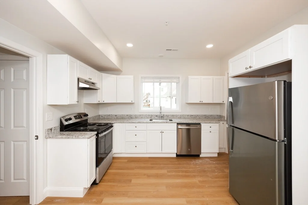 3 bed, 1 bath apartment for rent at 99 June St Unit 2, Worcester — photo 6 of 17