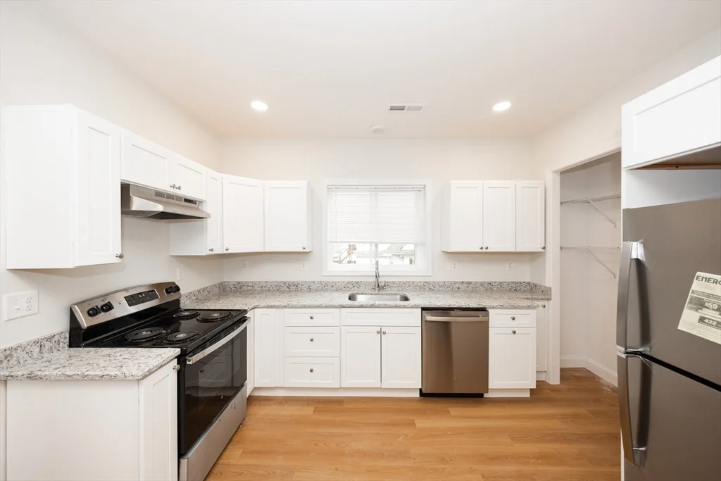 3 bed, 1 bath apartment for rent at 99 June St Unit 3, Worcester — photo 15 of 16