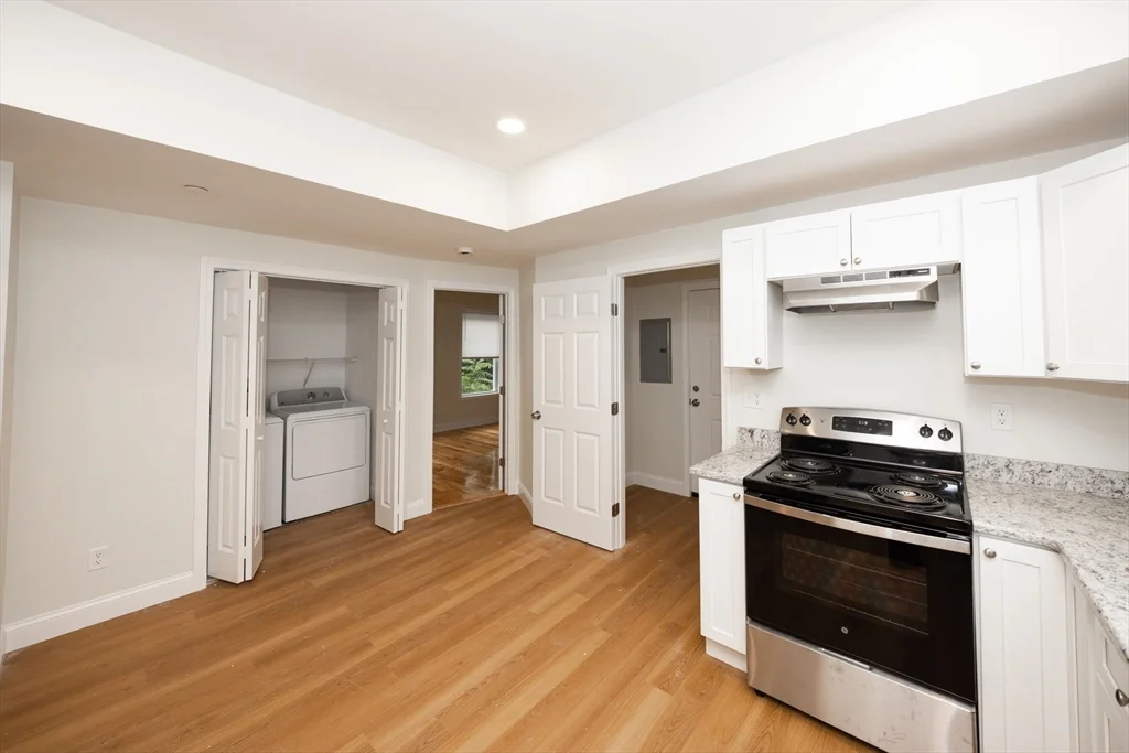 3 bed, 1 bath apartment for rent at 99 June St Unit 3, Worcester — photo 6 of 16