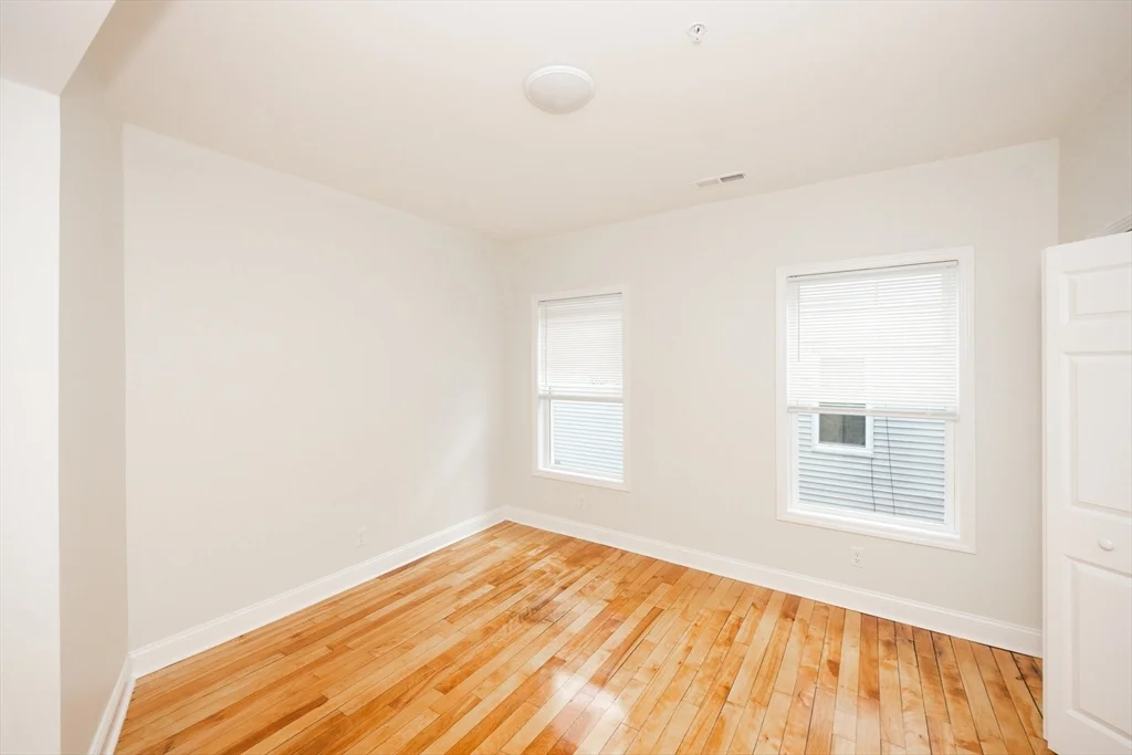 3 bed, 1 bath apartment for rent at 99 June St Unit 3, Worcester — photo 12 of 16