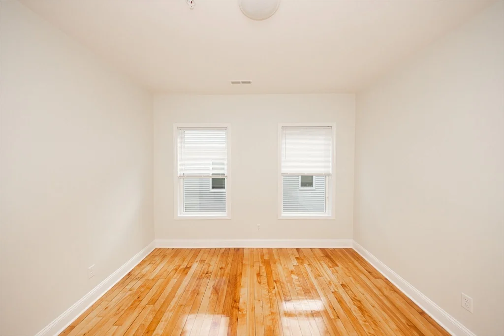 3 bed, 1 bath apartment for rent at 99 June St Unit 3, Worcester — photo 8 of 16