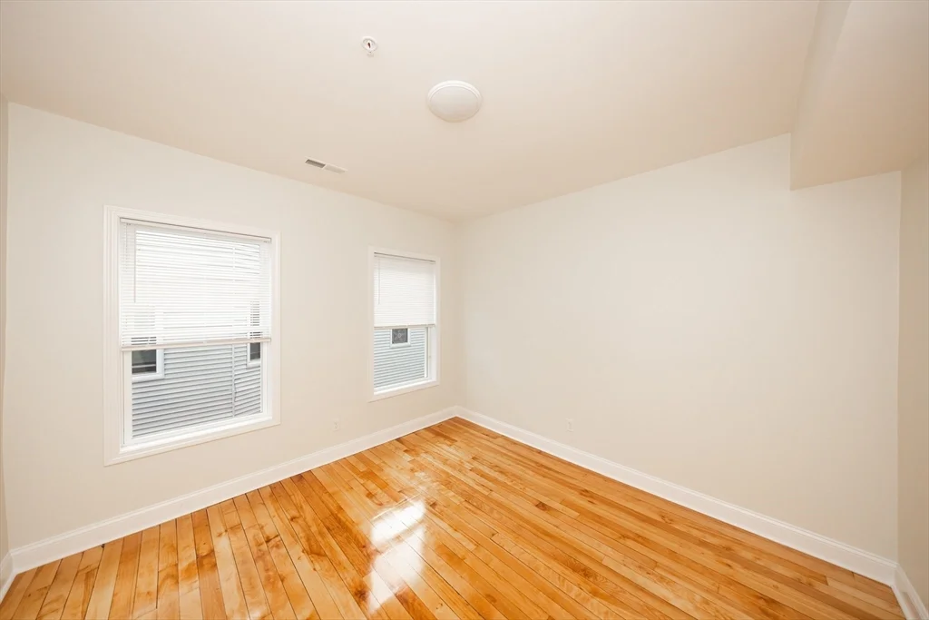 3 bed, 1 bath apartment for rent at 99 June St Unit 3, Worcester — photo 9 of 16