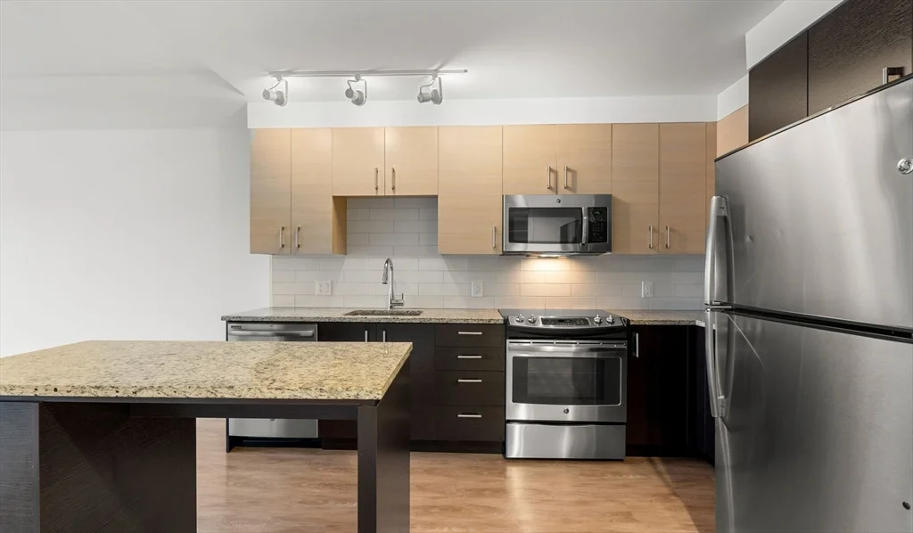 1 bed, 1 bath apartment for rent at 99 Kneeland St Unit 1205, Chinatown — photo 3 of 15
