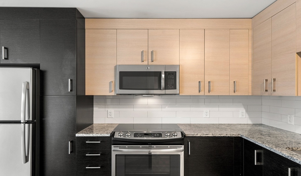 1 bed, 1 bath apartment for rent at 99 Kneeland St Unit 1402, Chinatown — photo 3 of 15
