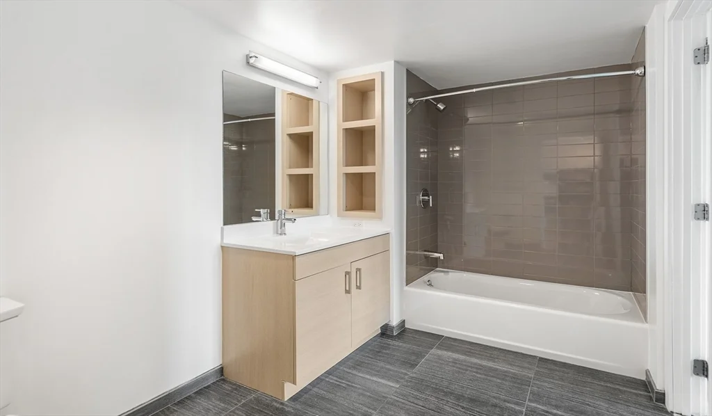 1 bed, 1 bath apartment for rent at 99 Kneeland St Unit 1506, Chinatown — photo 6 of 13