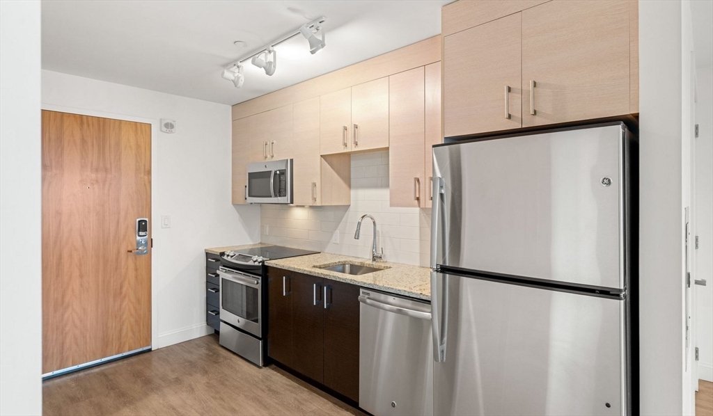 Studio bed, 1 bath apartment for rent at 99 Kneeland St Unit 1610, Chinatown — photo 3 of 15