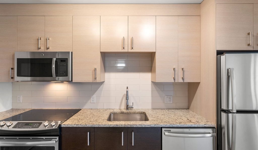 Studio bed, 1 bath apartment for rent at 99 Kneeland St Unit 1810, Chinatown — photo 3 of 15