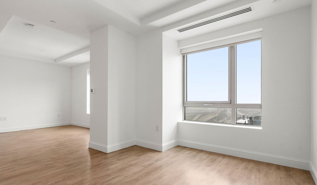 Studio bed, 1 bath apartment for rent at 99 Kneeland St Unit 1810, Chinatown — photo 1 of 15