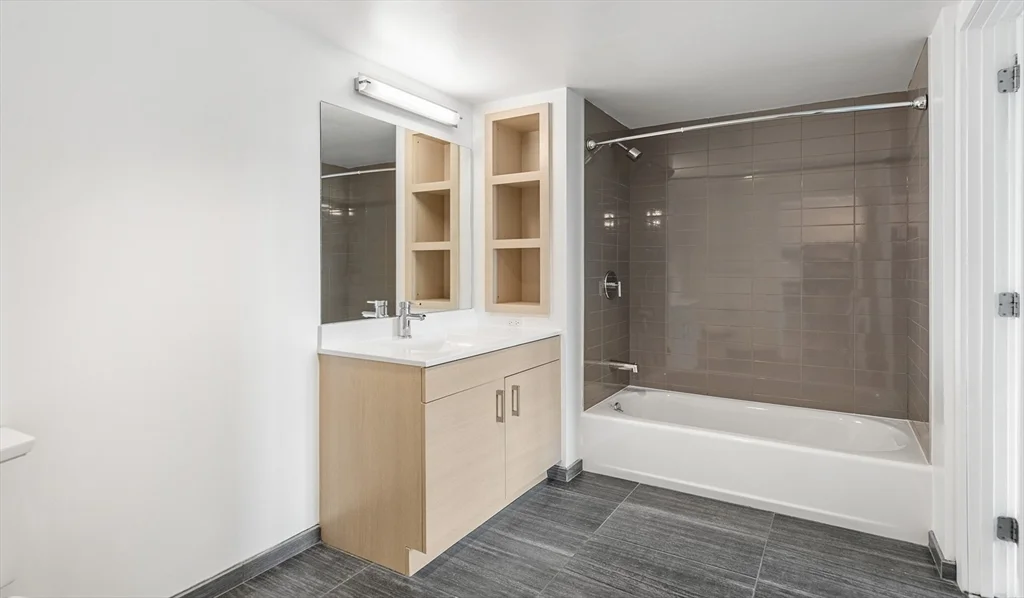3 bed, 2 bath apartment for rent at 99 Kneeland St Unit 1901, Chinatown — photo 10 of 18