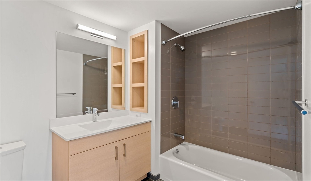 3 bed, 2 bath apartment for rent at 99 Kneeland St Unit 2007, Chinatown — photo 10 of 18