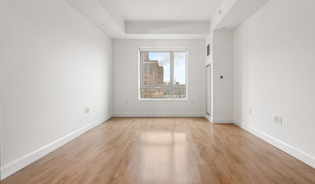 Studio bed, 1 bath apartment for rent at 99 Kneeland St Unit 411, Chinatown — photo 2 of 15
