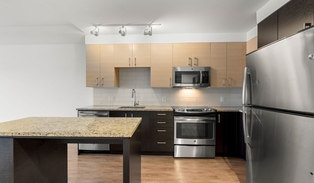 1 bed, 1 bath apartment for rent at 99 Kneeland St Unit 515, Chinatown — photo 1 of 15