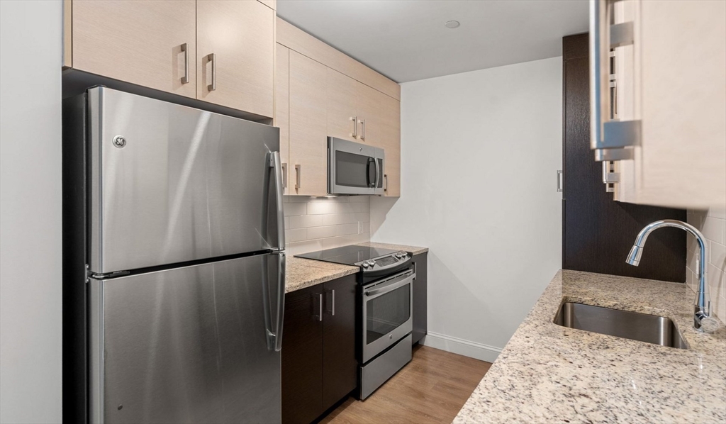 Studio bed, 1 bath apartment for rent at 99 Kneeland St Unit 611, Chinatown — photo 3 of 15