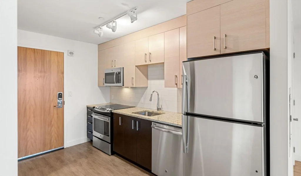 Studio bed, 1 bath apartment for rent at 99 Kneeland St Unit 712, Chinatown — photo 4 of 15
