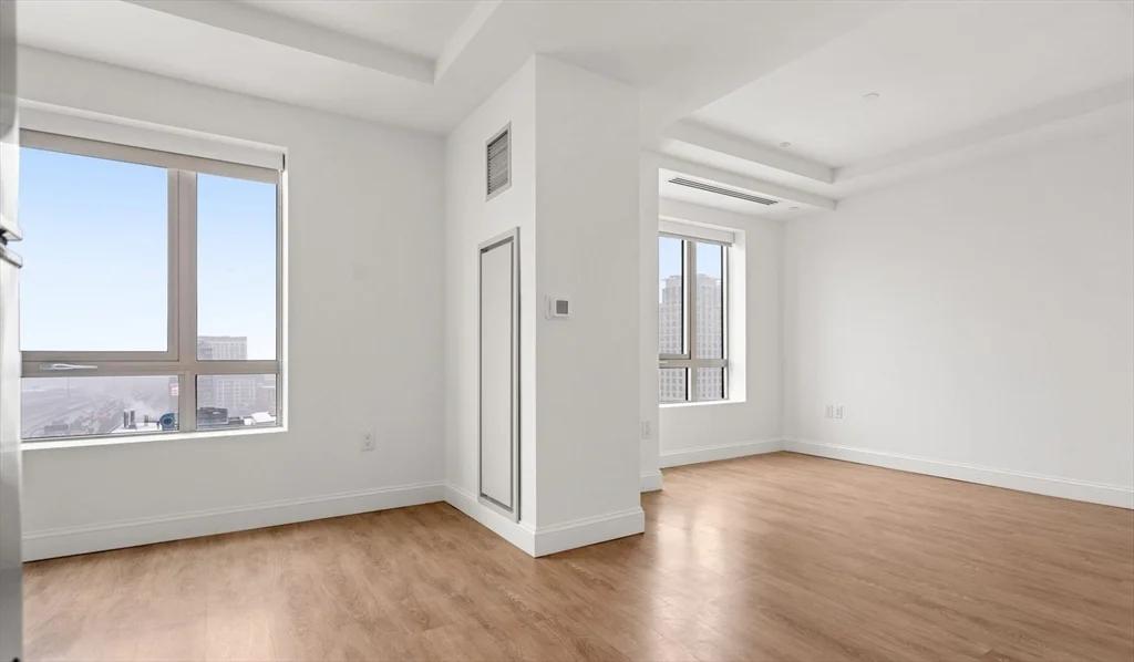 Studio bed, 1 bath apartment for rent at 99 Kneeland St Unit 712, Chinatown — photo 2 of 15