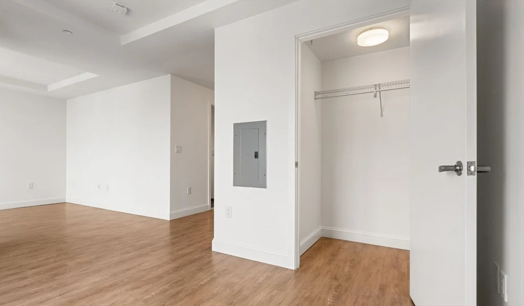 Studio bed, 1 bath apartment for rent at 99 Kneeland St Unit 712, Chinatown — photo 5 of 15