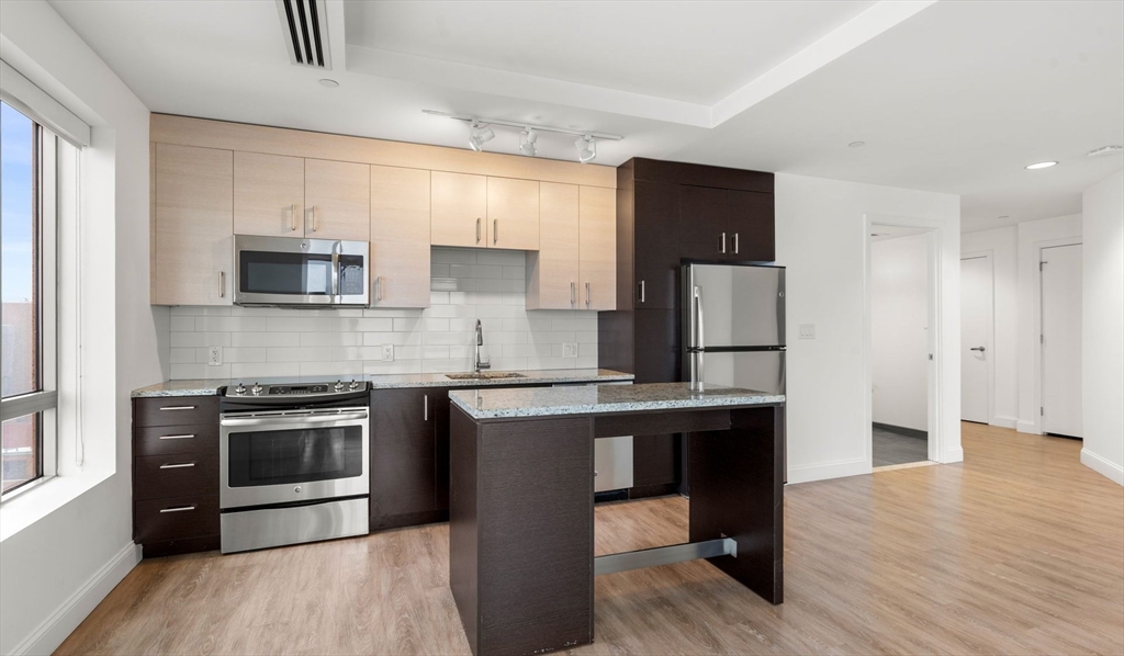 1 bed, 1 bath apartment for rent at 99 Kneeland St Unit 904, Chinatown — photo 2 of 14