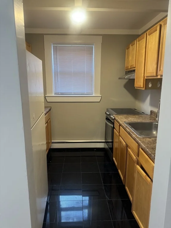 1 bed, 1 bath apartment for rent at 99 Laighton Unit 2, Lynn — photo 3 of 12