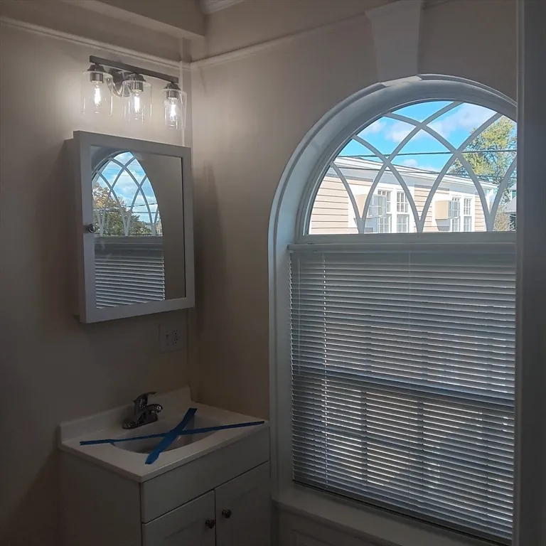 1 bed, 1 bath apartment for rent at 99 Main St Unit 6, Middleboro — photo 4 of 6