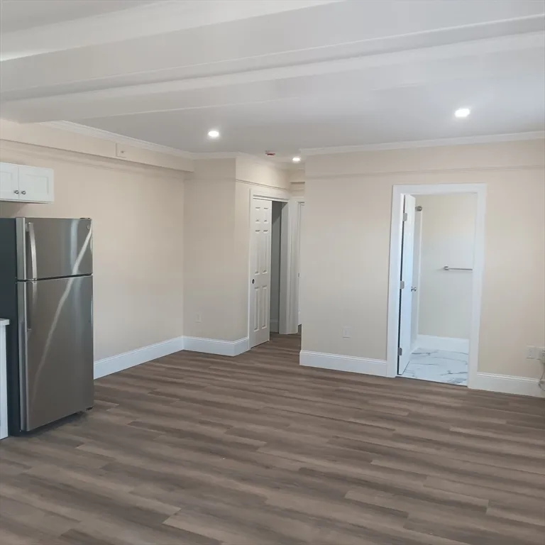 1 bed, 1 bath apartment for rent at 99 Main St Unit 6, Middleboro — photo 2 of 6