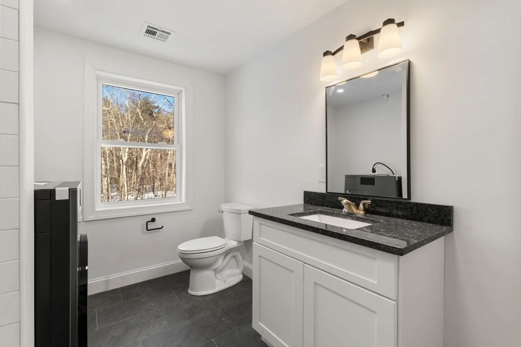3 bed, 1 bath apartment for rent at 99 Main St Unit A, Upton — photo 16 of 21