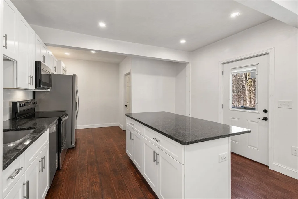 3 bed, 1 bath apartment for rent at 99 Main St Unit A, Upton — photo 6 of 21