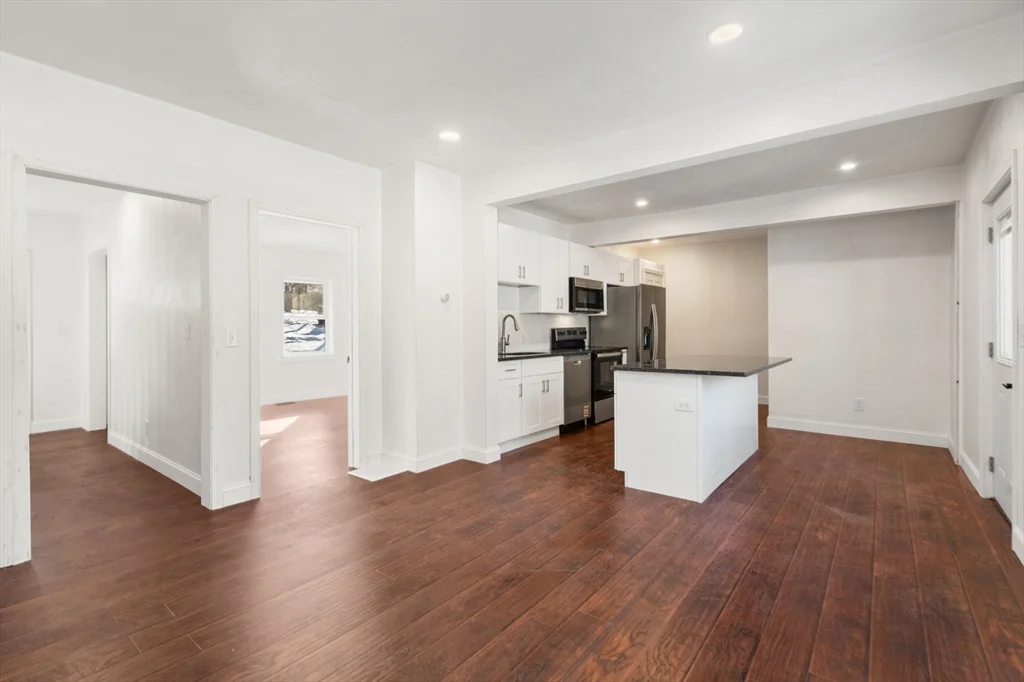 3 bed, 1 bath apartment for rent at 99 Main St Unit A, Upton — photo 3 of 21