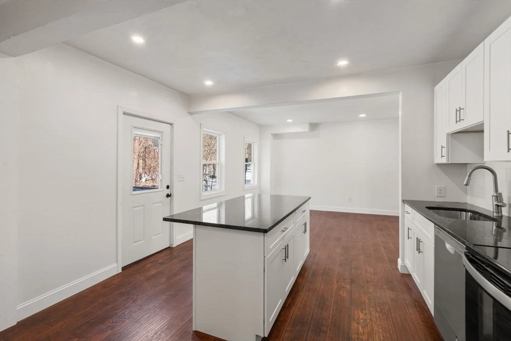 3 bed, 1 bath apartment for rent at 99 Main St Unit A, Upton — photo 7 of 21