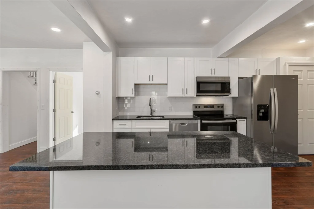3 bed, 1 bath apartment for rent at 99 Main St Unit A, Upton — photo 5 of 21