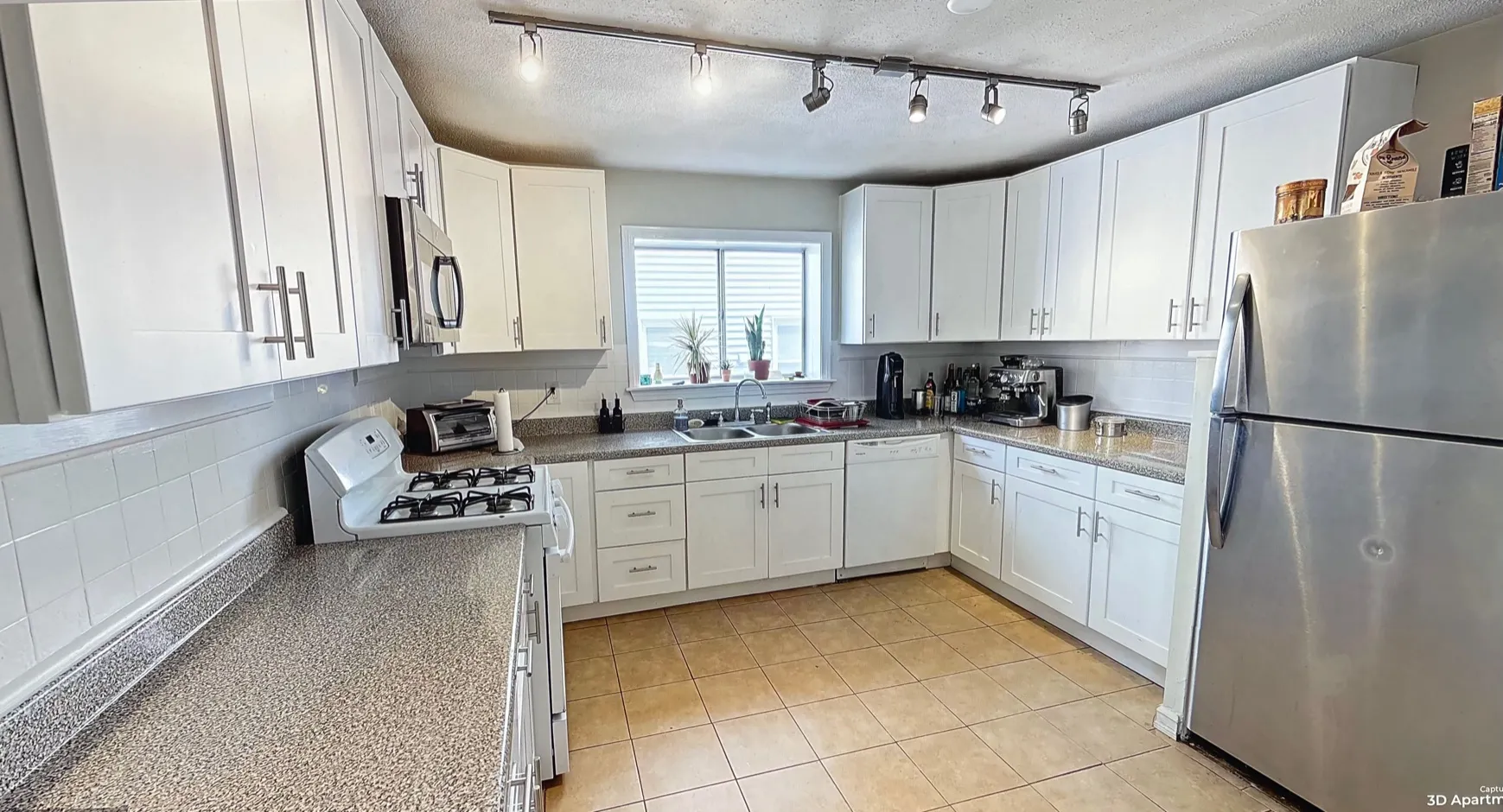 5 bed, 2 bath apartment for rent at 99 Marion St Unit 1copy, Ward Two